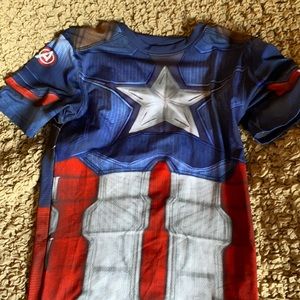 Men’s under armor xs/S Captain America shirt